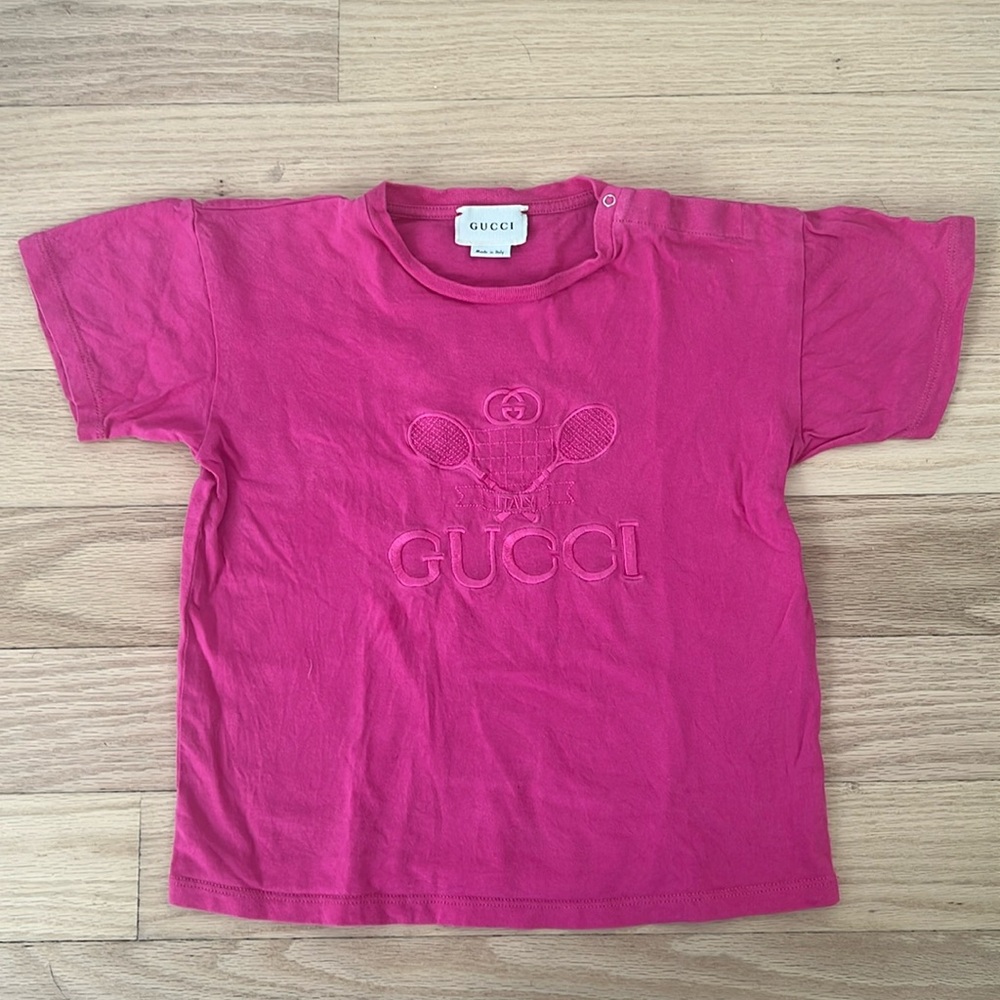 Gucci pink cotton embroidered tennis shirt size 36 months